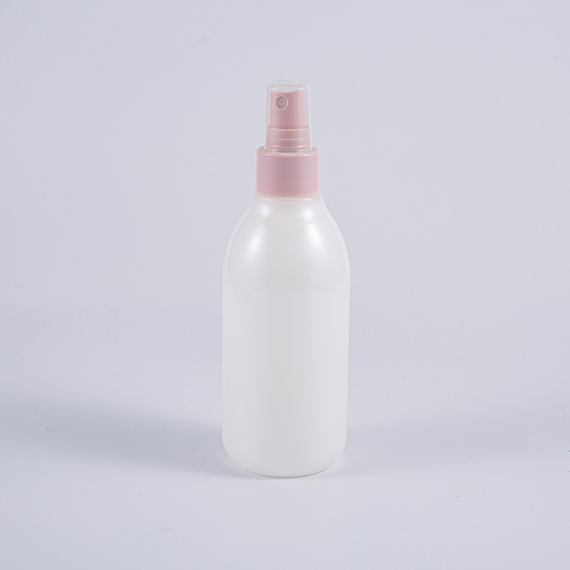 100 ml-es 160 ml-es 200 ml-es többrétegű áttetsző matt levegő nélküli palack pumpás adagolóval