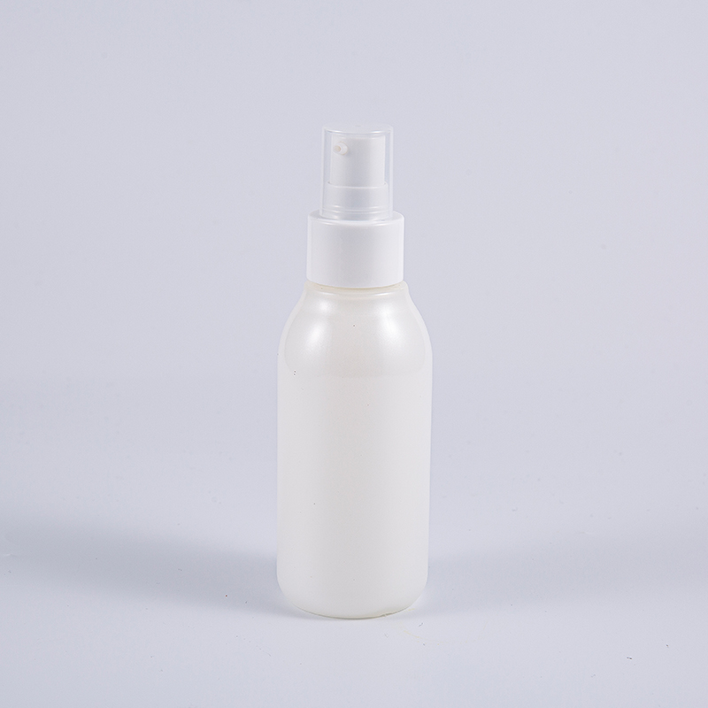 100 ml-es 160 ml-es 200 ml-es többrétegű áttetsző matt levegő nélküli palack pumpás adagolóval