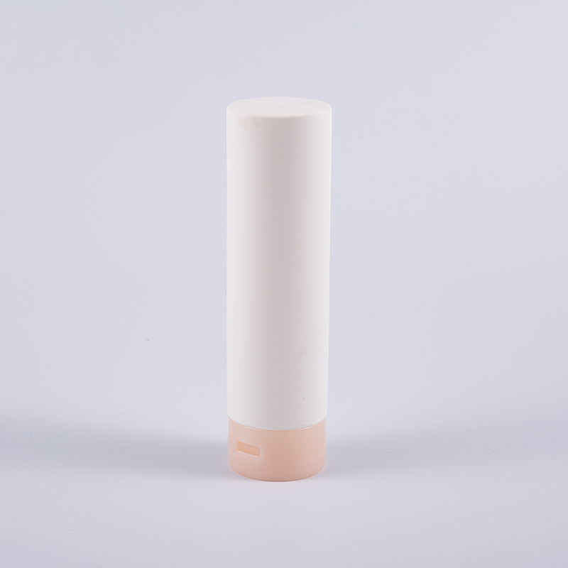 Fehér Soft Touch kerek, fordított 180 ml-es PE hajbalzsam tisztító flakon, felhajtható kupakkal Fehér Soft Touch kerek, fordított 180 ml-es PE hajbalzsam tisztító flakon, felhajtható kupakkal