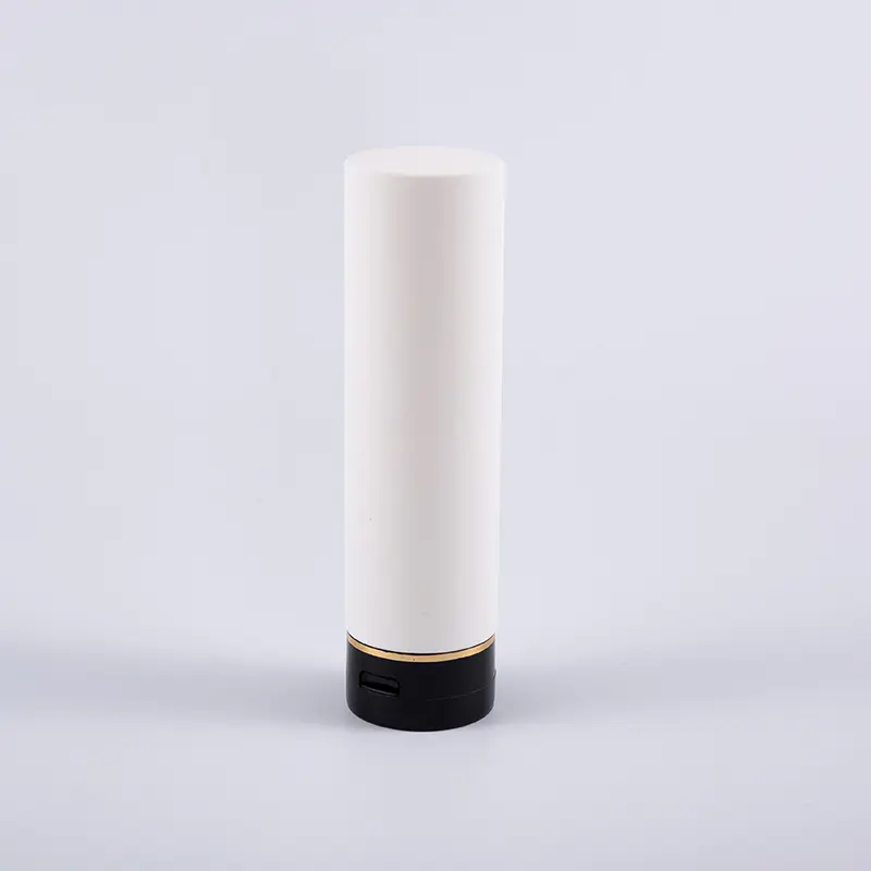 Fehér Soft Touch kerek, fordított 180 ml-es PE hajbalzsam tisztító flakon, felhajtható kupakkal Fehér Soft Touch kerek, fordított 180 ml-es PE hajbalzsam tisztító flakon, felhajtható kupakkal