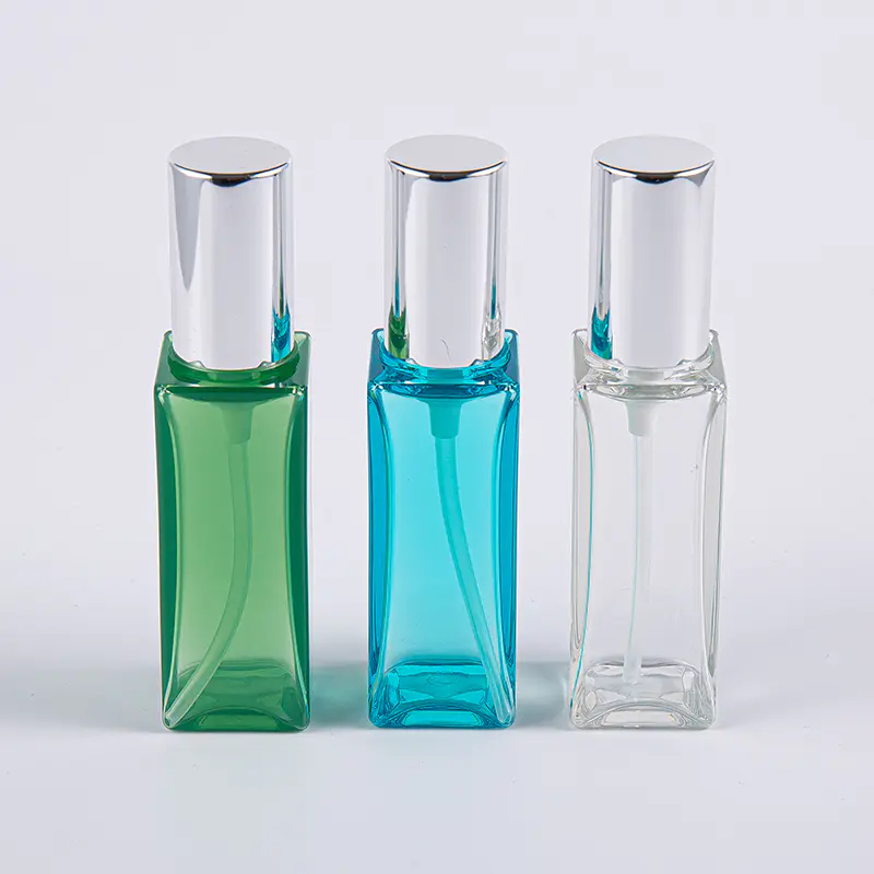 Utazásra használható hidratáló arcápolók 30 ml-es PETG Square Lotion palack 