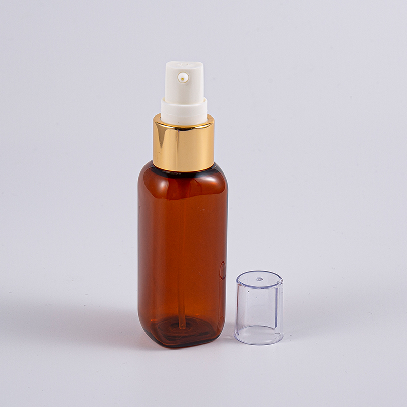 Utazáshoz használható 50 ml-es Petg négyzet alakú palack pumpával