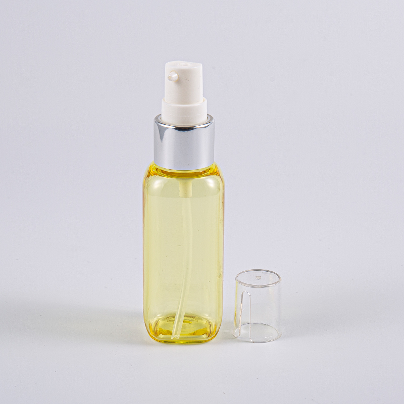 Utazáshoz használható 50 ml-es Petg négyzet alakú palack pumpával