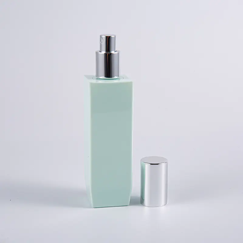 Több színben négyzet alakú 150 ml-es PETG vastagfalú lotionpalack alumínium pumpás kupakkal 
