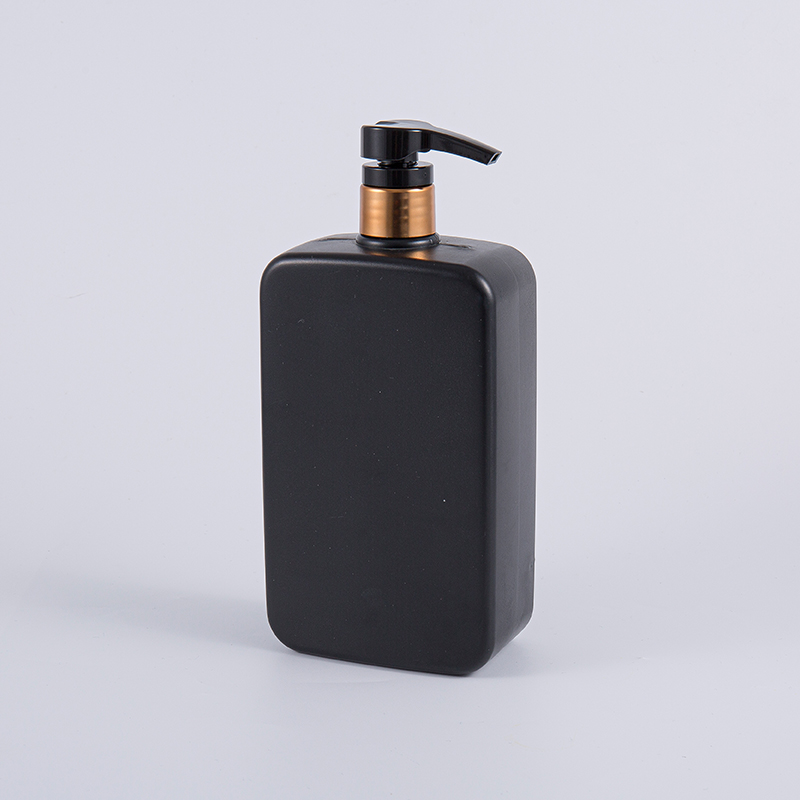 Szilárd fekete színű négyzet alakú 1000 ml-es PE samponos pumpás tisztító flakon